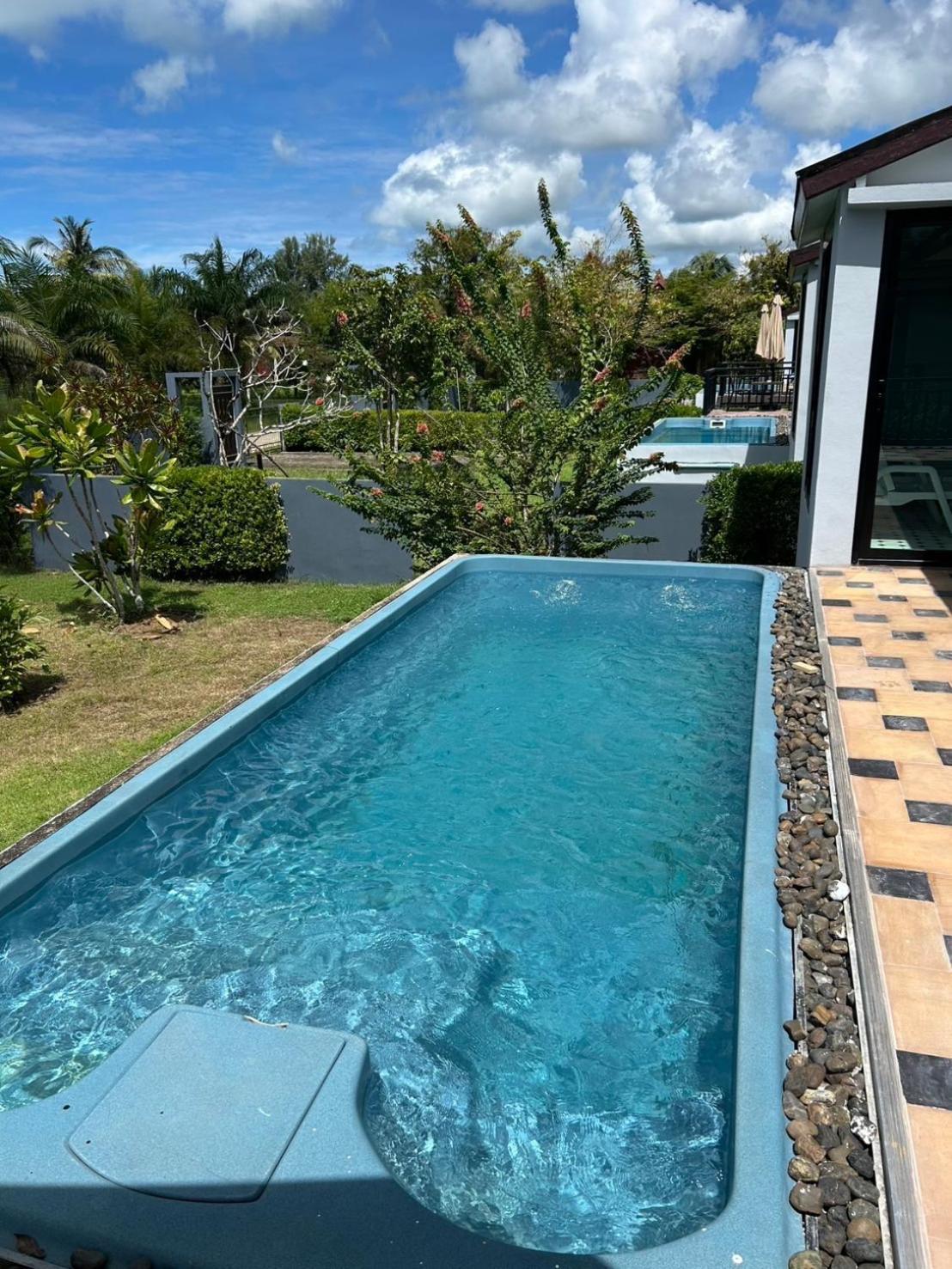 The Hip Resort @ Khao Lak Bang Sak Bagian luar foto