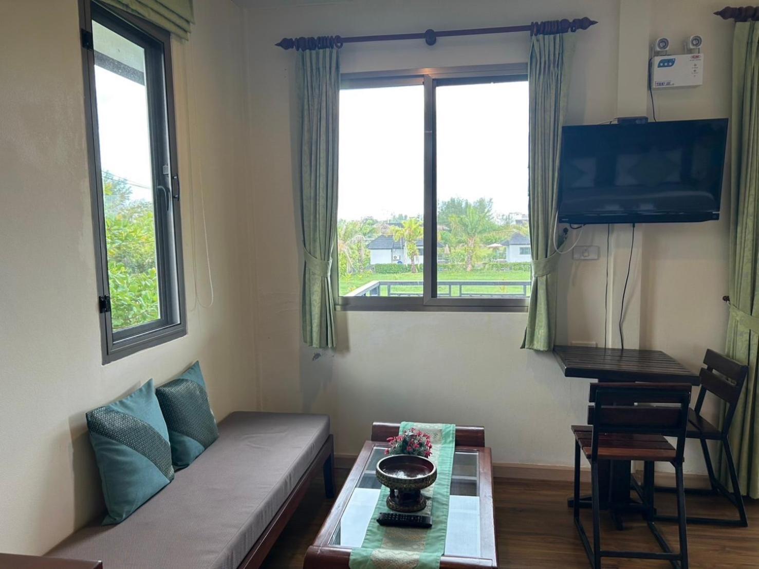 The Hip Resort @ Khao Lak Bang Sak Bagian luar foto