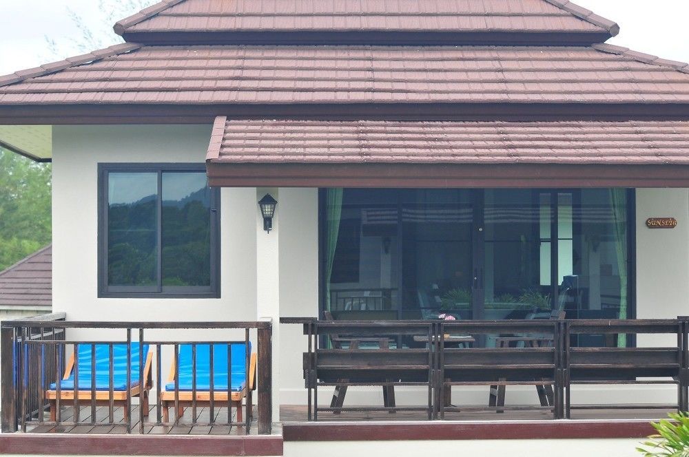The Hip Resort @ Khao Lak Bang Sak Bagian luar foto